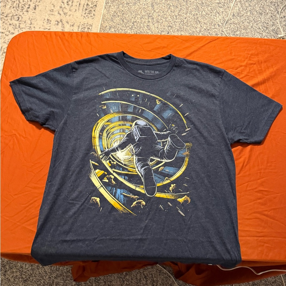 Astronaut Graphic Men's T-Shirt